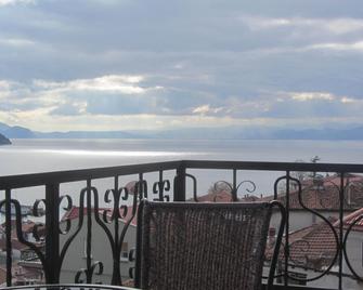 Villa Old Town - Ohrid - Balcón