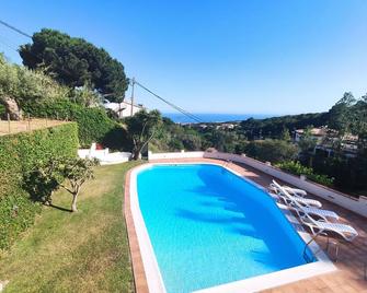 Can Carrion a large pool overlooking the sea - 馬塔羅 - 游泳池