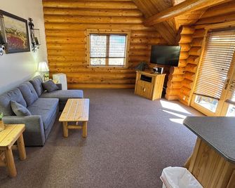 Spacious 1 Bedroom Apartment On Quiet 20 Acres - Alton - Sala de estar