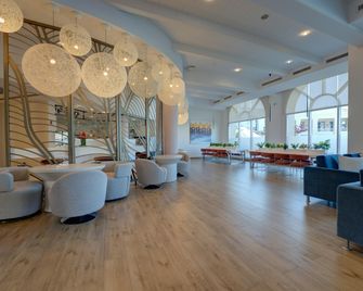 Millennium Lakeview Hotel - Dubai - Lobby