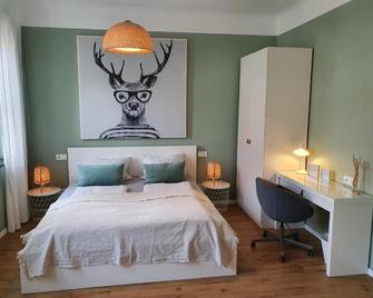 Apartment 23 - zentrumsnah - Parkplatz - Landkreis Coburg - Schlafzimmer