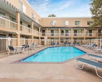 Baymont by Wyndham Flagstaff - Flagstaff - Piscine