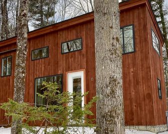 Luxury Cabin #3 Hot Tub, Kayaks, Paddle Boards, Private Fire Pit - Cavendish - Building