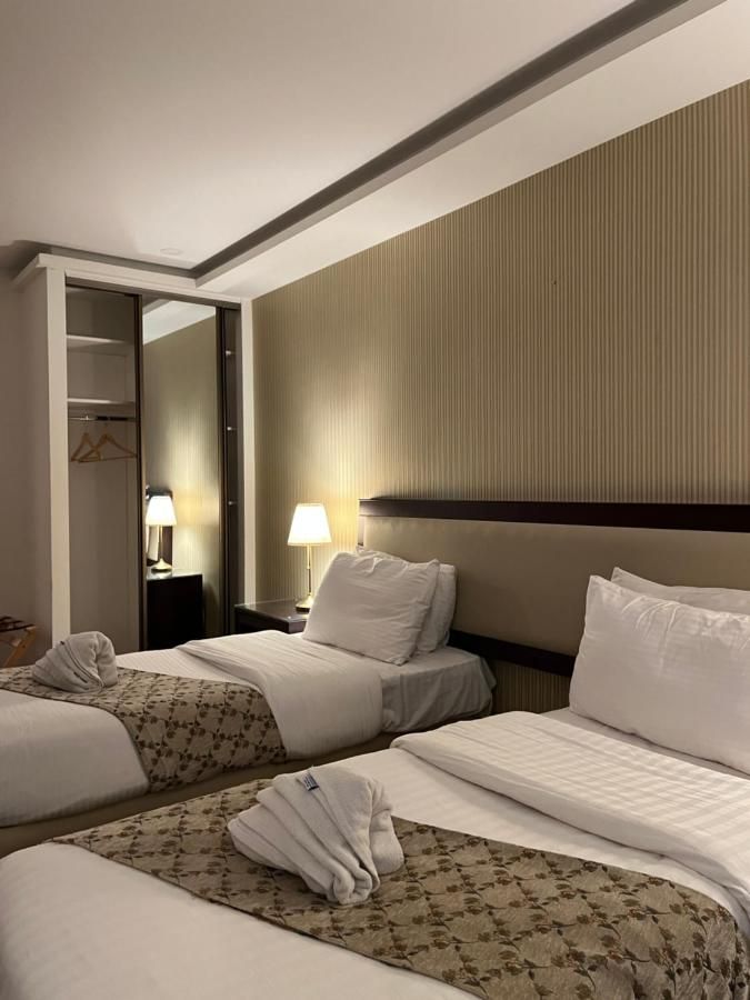 Strand Hotel thumbnail 3