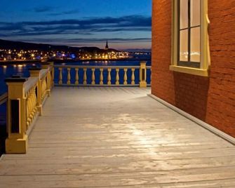 Auberge Chateau Lamontagne - Sainte-Anne-des-Monts - Balkon