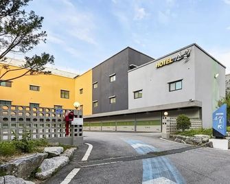 Yeoju Hotel Forest - Icheon - Building