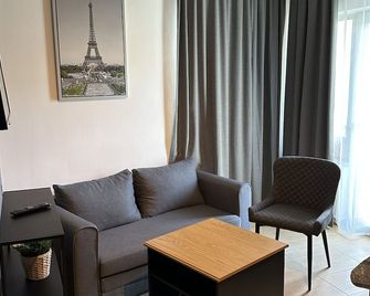 アート ホテル - ヴァルナ - リビングルーム