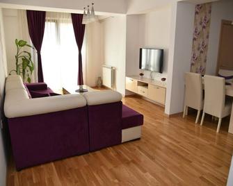 Boda Apartments Trendy Apartment - Skopje - Living room