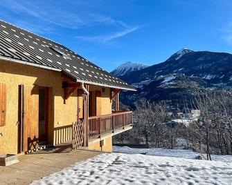 Joli triplex avec jardin et vue - Puy-Saint-Pierre - Edificio