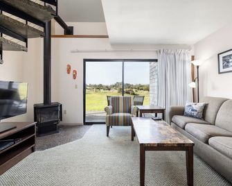 Surfcrest Resort - Copalis Beach - Living room