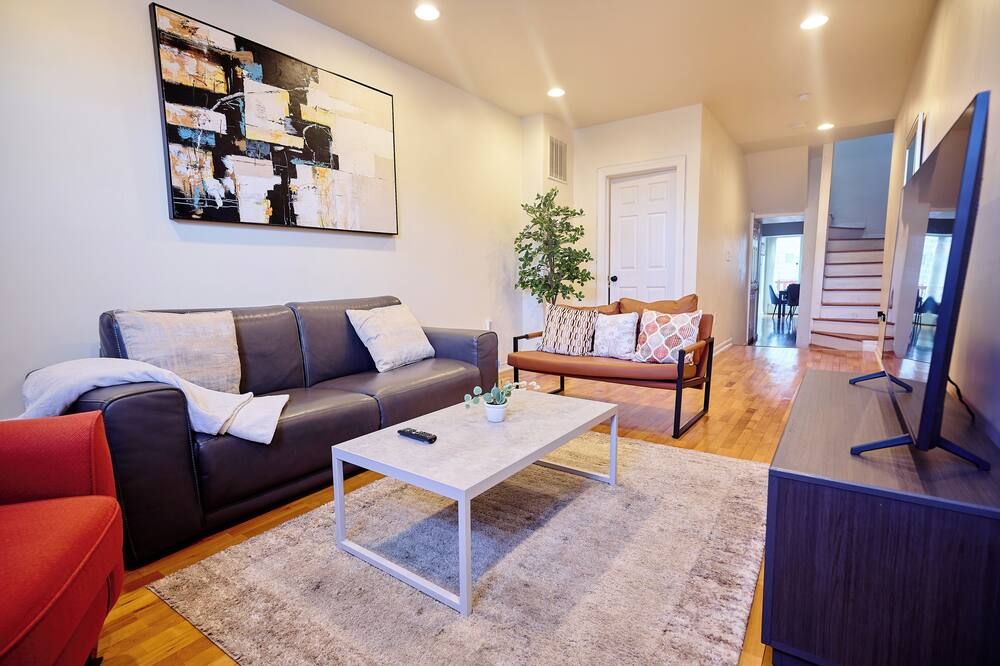 Cozy Home Close to Inner Harbor - בולטימור - סלון