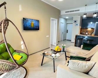 Vibrant Design | Balcony | Self Checkin | Netflix - Tsaghkadzor - Wohnzimmer