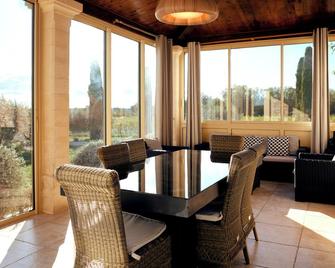 Charming gîte with heated pool on a wine estate in Uzès - Bourdic - Comedor