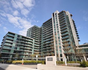 Downtown Near Cn Tower By The Lake With Secured Parking - Toronto - Building