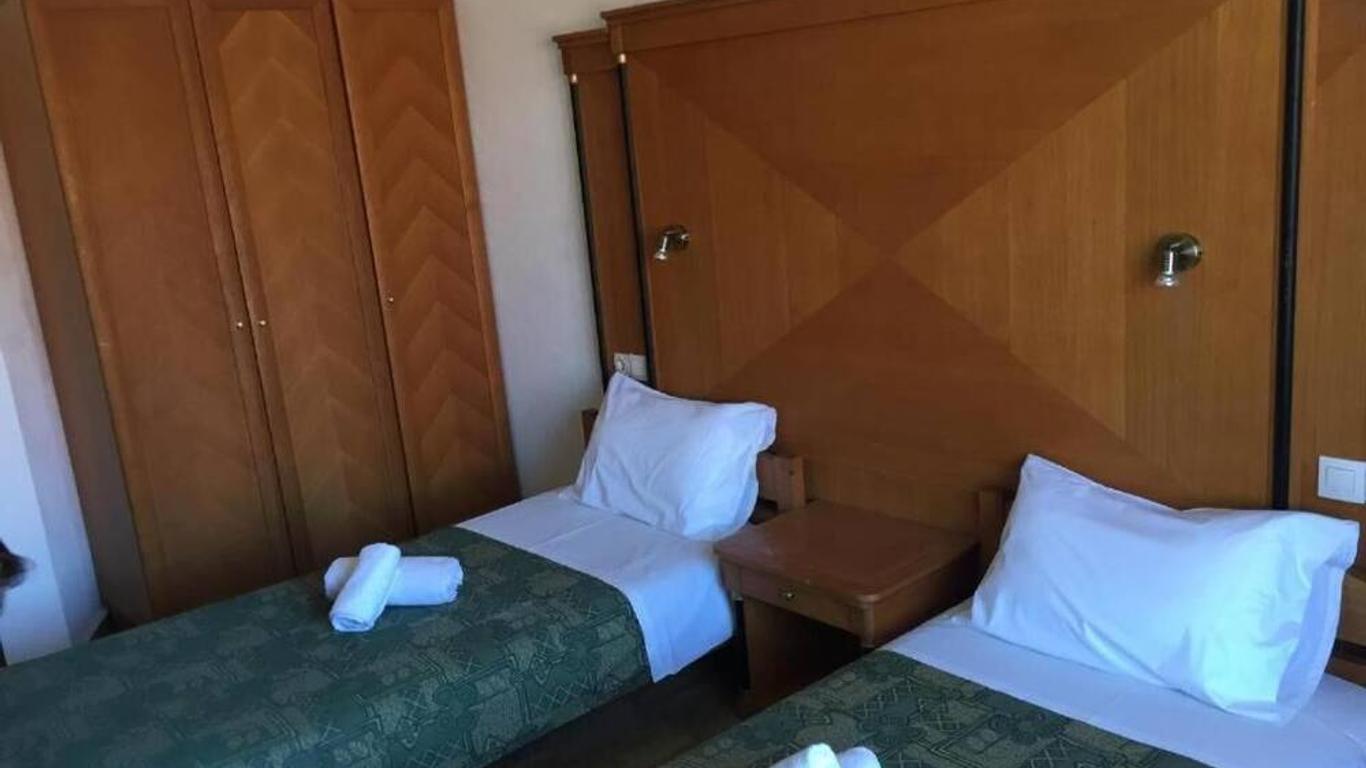 Diamond Beach Apts & Studios