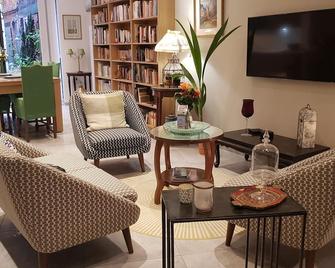 Modern and elegant apartment in the historical Puy en Velay - Le-Puy-en-Velay - Stue