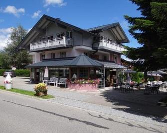 Vintage-Hotel Charivari- Sommerbergbahne - Bolsterlang - Gebäude