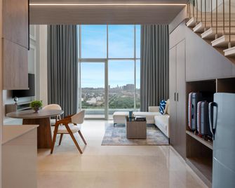 One Atmosphere Suites - Corner Walk - Gurugram - Property amenity