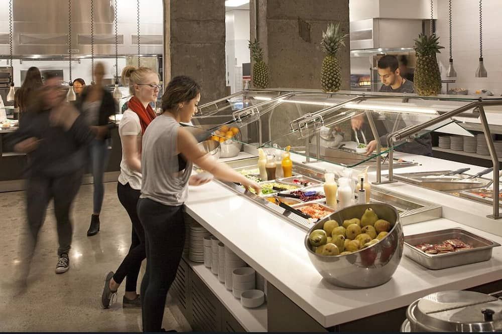 Parkside Student Residence - Toronto - Buffet