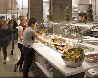 Parkside Student Residence - Toronto - Buffet