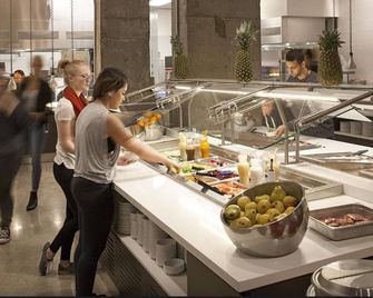 Parkside Student Residence - Toronto - Buffet