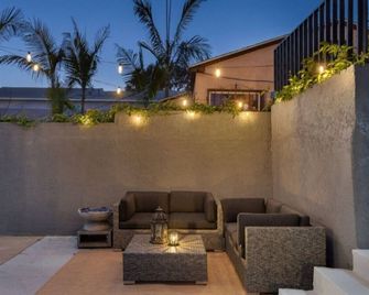 Bella Casa I Pool with Spa Minutes to Downtown and Beaches - سان دييغو - شرفة مرصوفة