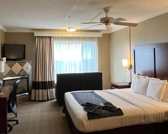 Comfort Inn and Suites Ocean Shores - Ocean Shores - Bedroom
