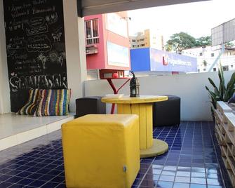 Red River Hostel - Salvador - Ban công