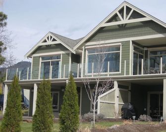 Waterfront Self Contained 1 or 2 bedroom Suite in Oliver B.C. - Oliver - Building