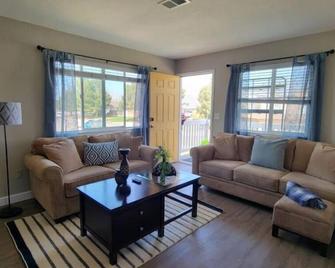 Peaceful 2 bed in Westminster - Westminster - Living room