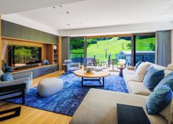 Roka By Hakuba Hotel Group - Hakuba - Living room