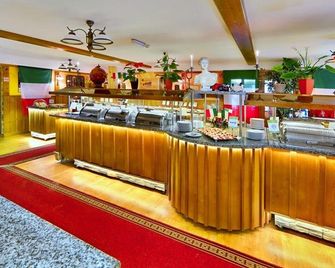 شبيندليروفا بودا - سبندلروف ملين - بوفيه