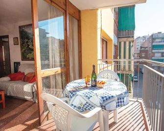 Stunning Apartment In Pineda De Mar - Pineda de Mar - Balcony