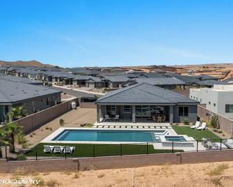 Mesquite Vacation Home with Spacious Pool - Mesquite - Pool