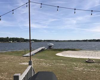The Villages Lakefront 2\/1.5 Home At Sunset Harbor\/Lake Weir - Summerfield - Outdoors view