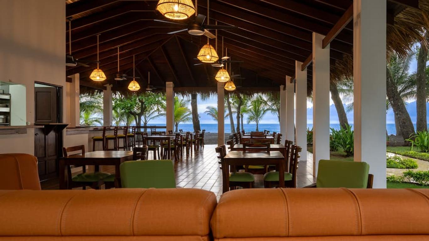 Fuego del Sol Beachfront Hotel