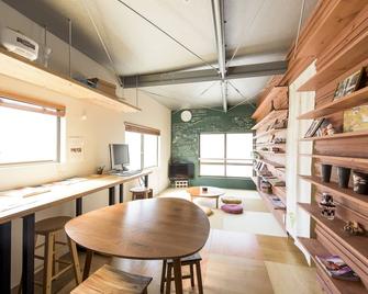 Grapehouse Koenji - טוקיו - חדר אוכל