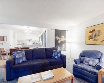 Sisters Secret - Sisters - Living room