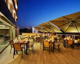 Hotel Suba Elite - Vadodara - Ravintola