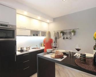 Hostel 63 - hostel - Zagreb - Kitchen