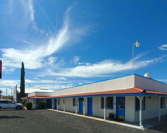 Magnuson Hotel Sierra Vista - Sierra Vista - Building