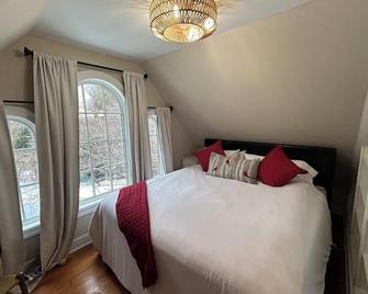 Charming 1-bedroom apartment in Old Town Warrenton, walkable to Main Street - Warrenton - Ložnice