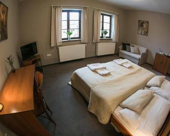 Hotel Tanzberg Mikulov - Mikulov - Bedroom