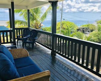 Sweet Merlot - A Family Rental With A Pool & Walking Distance To Twin Beach - Alice Town - Balcón