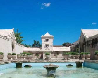 RedDoorz Plus @ Affandi Gejayan - Depok