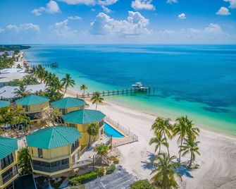 KG Arrive any day, pool on beach, full Kitchen, W/D, Parking, Docks, balcony, - Marathon - Beach