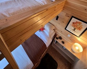 Maple: Modern Family Tiny Home Pod with Forest Views near Quakertown, Pennsylvania - Quakertown - Spa