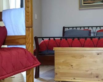 Immaculate 2-Bed Garden Cottage In Beauf - Beaufort West - Ložnice