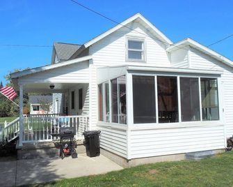 My Happy Place - Gorgeous And Great Location! - Frankfort - Building