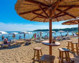 Pet friendly apartment in Medulin - Medulin - Beach